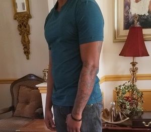 New Lu lu. 5yr basic tee